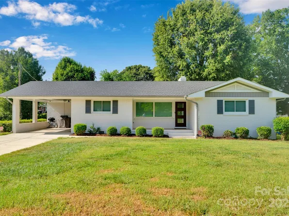 1004 Heather Dr, Kannapolis, NC 28083