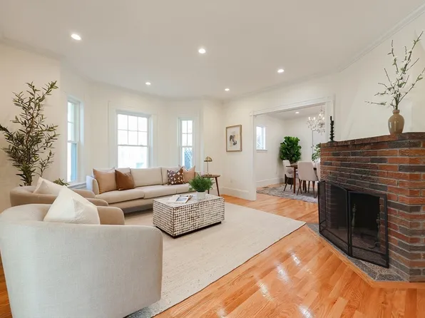 26 Bigelow St, Quincy, MA 02169