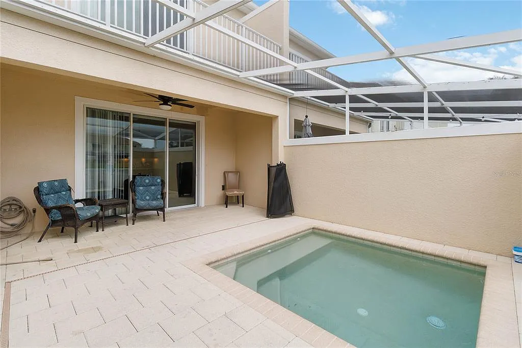 3 bed, 2.0 bath, 1501 sqft, $1,975 — Photo 3