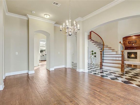 5th image of 420 Kearsarge St