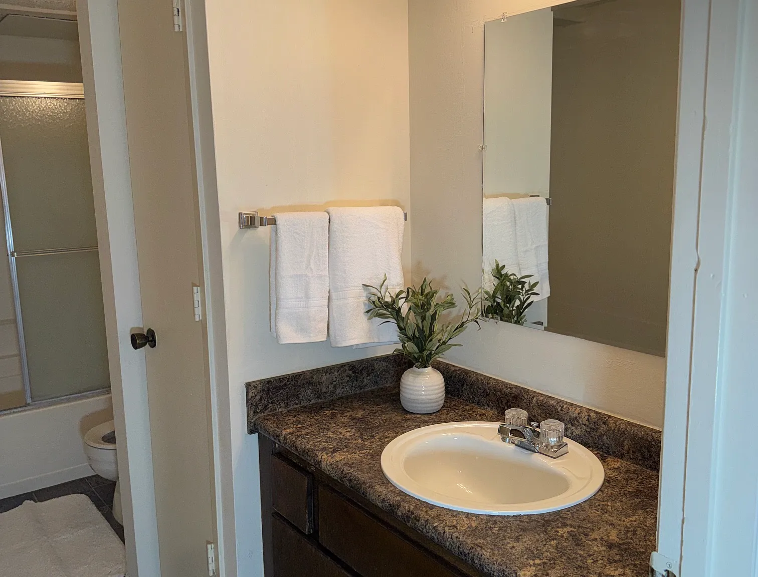 2 bed, 785 sqft, $800 — Photo 3