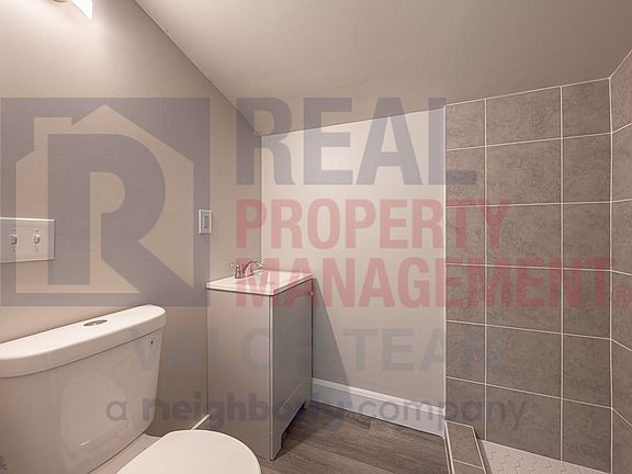 5th image of 1930 Coltman Rd APT 4