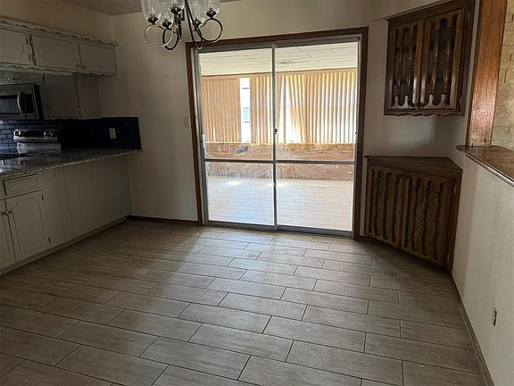 4th image of 8916 S Country Club Dr