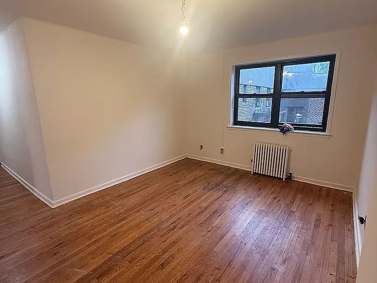 20-86 28th St #3A — Photo 2