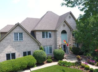965 W Stonehedge Dr, Addison, IL 60101