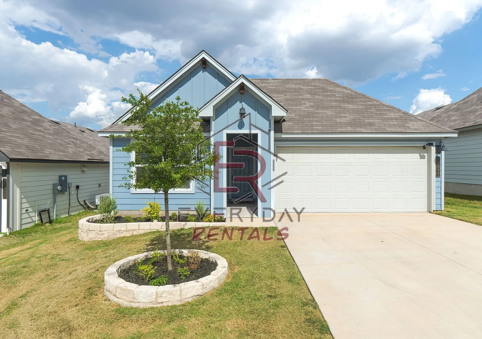 Stunning 4 bedroom in Yowell Ranch — Photo 1