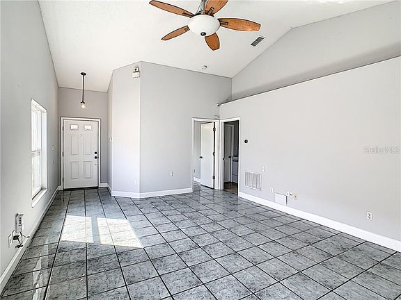 5th image of 822 McLean Ct