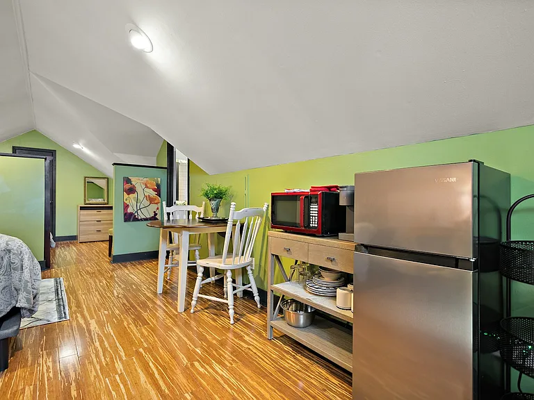 1733 Myrtle St — Photo 11