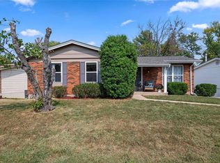 837 Forest Village Dr, Ballwin, MO