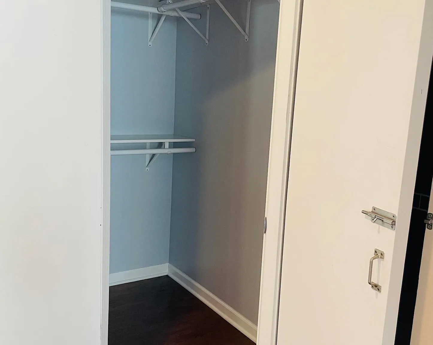 4859 N Kilpatrick Ave — Photo 4