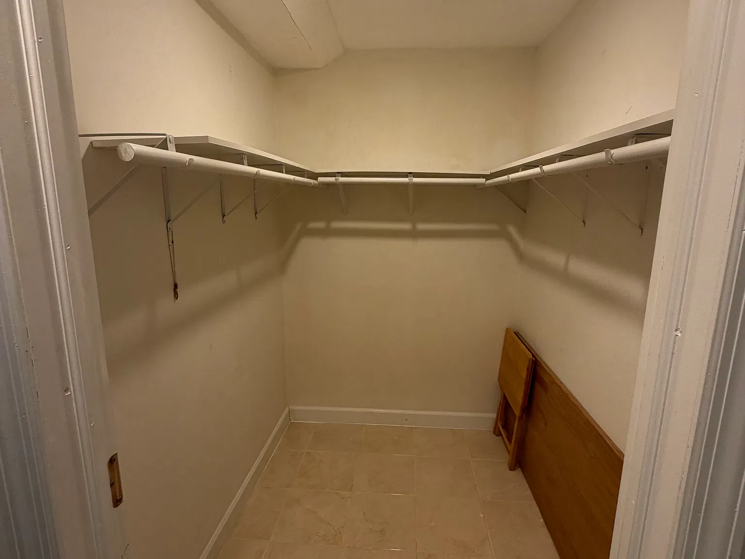2 bed, 1200 sqft, $2,500 — Photo 4