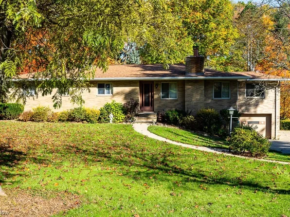1497 David Dr, Hinckley, OH 44233