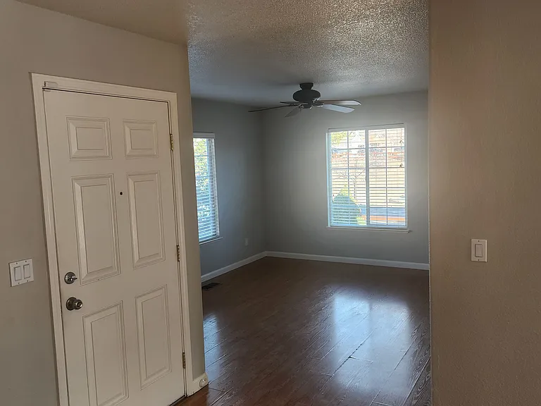 17700 Wood Leaf Ct — Photo 2