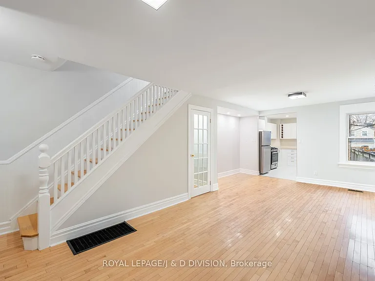 1132A Dovercourt Rd — Photo 1