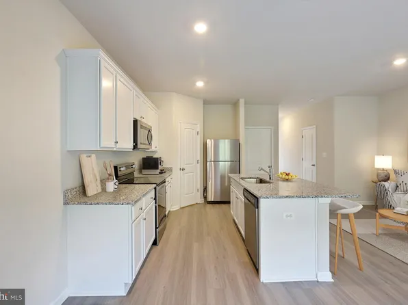 60 Cranston Ct, Falling Waters, WV 25419