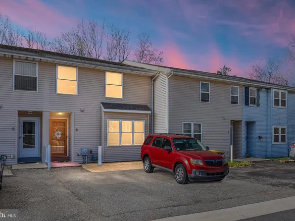 6 Lower Valley Ln, Newark, DE 19711