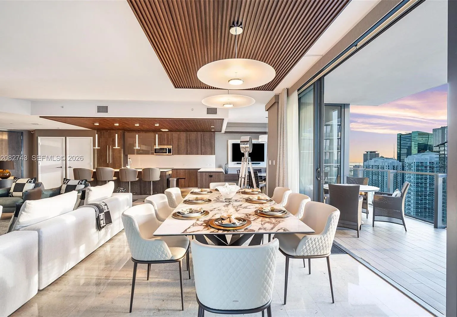 Rise Condo — Photo 4