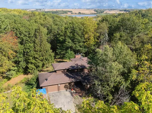 8039 Hazel Rd, Morrison, IL 61270