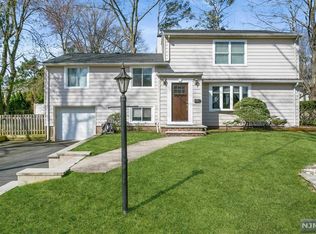 42 Willis Ave, Cresskill, NJ 07626