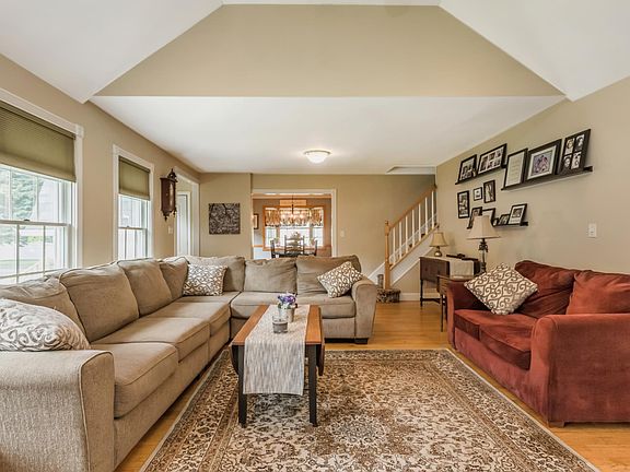 5th image of 21 Pilgrim Ave