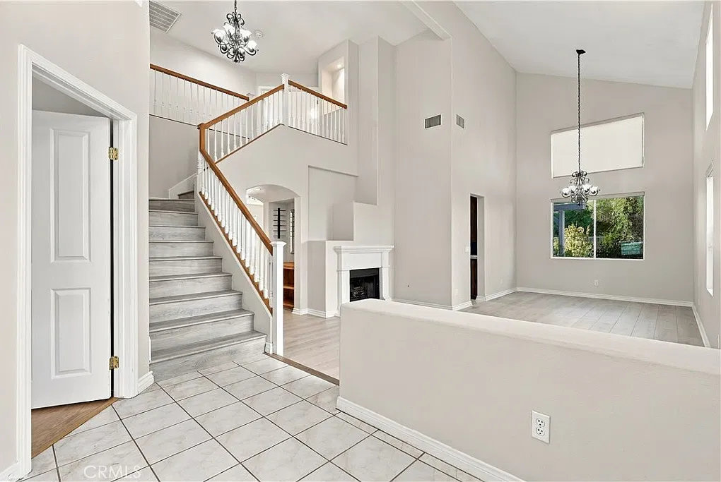 4 bed, 2494 sqft, $5,000 — Photo 2