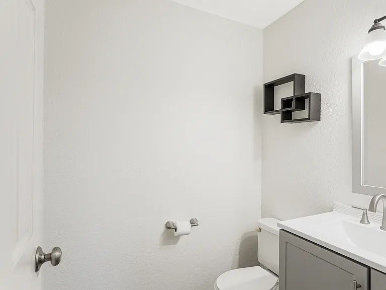 2560 Nautilus Ave NW — Photo 22
