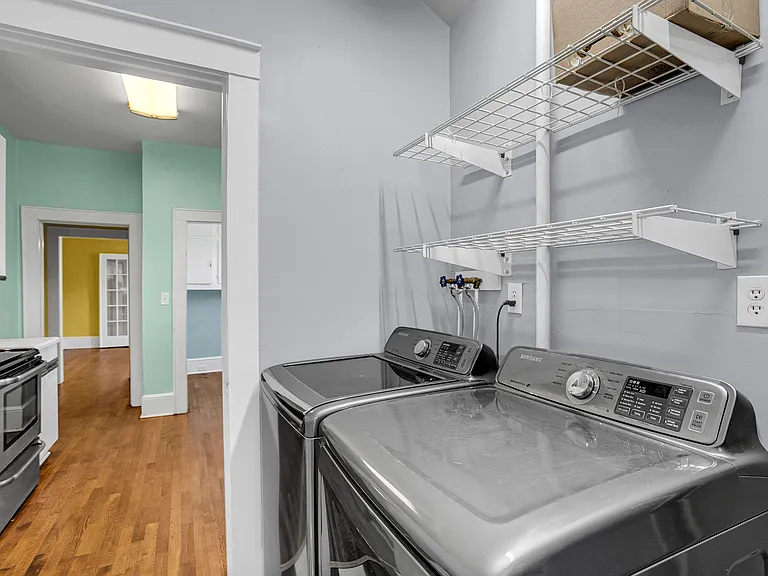 205 Croft St — Photo 16