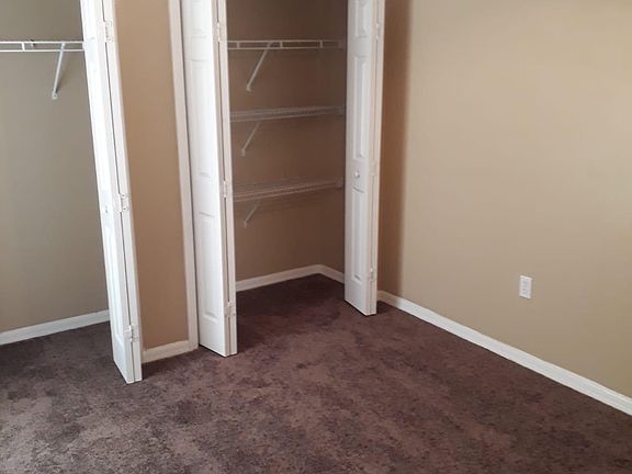 5th image of 2908 E Slater Dr