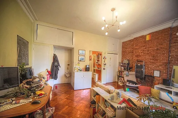 Rented by Metropolitan Realty | media 21