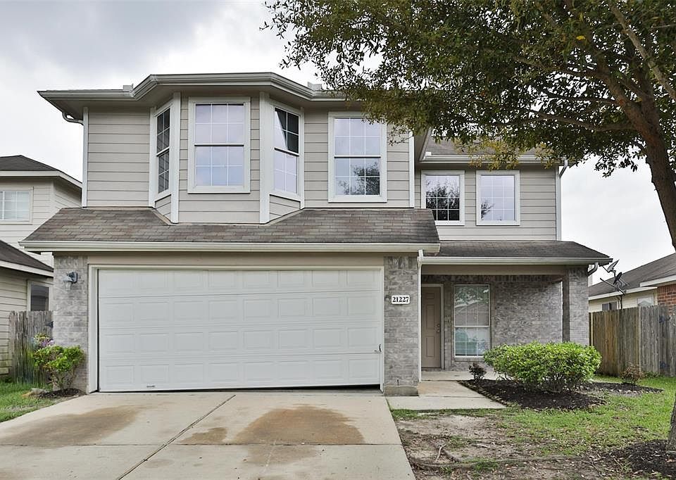 1st image of 21227 Grand Field Ct