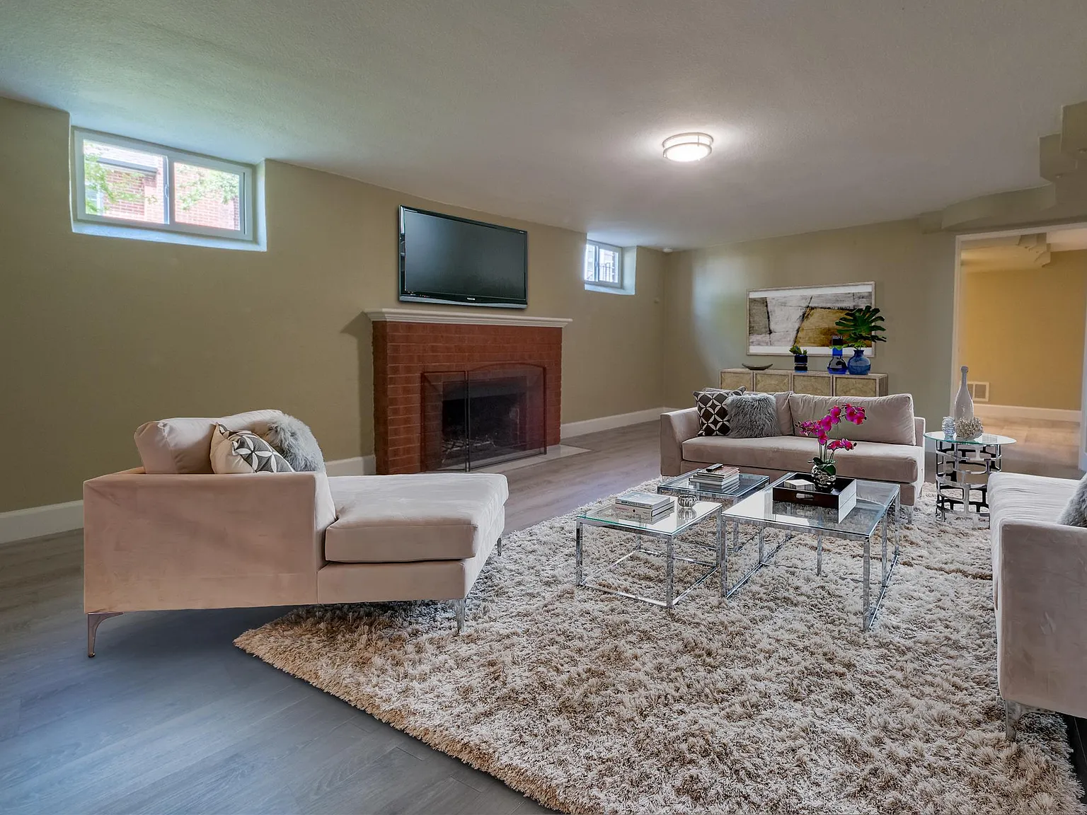 2 bed, 850 sqft, $1,550 — Photo 1