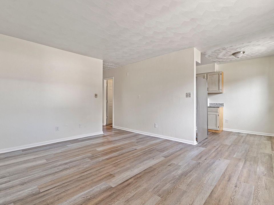 1st image of 1573 Aspin St #4