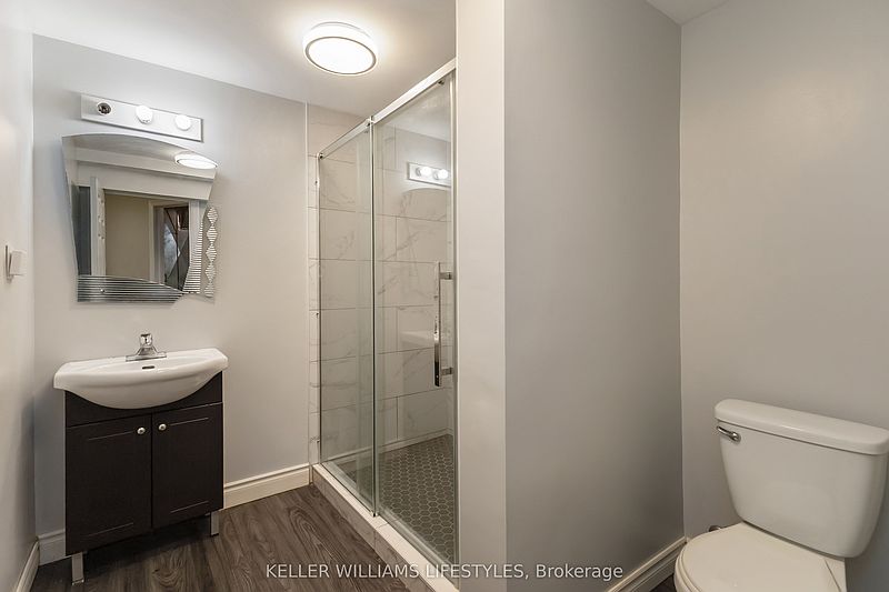 London Townhouse for rent - 3 Bedrooms — photo 26