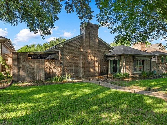 3rd image of 2723 Canyon Oaks Ct