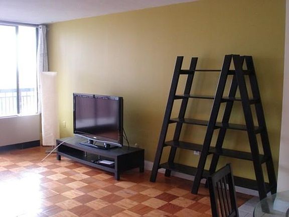 4th image of 60 Longwood Ave APT 805