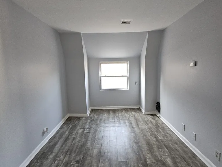 181 N 12th St #3 — Photo 9