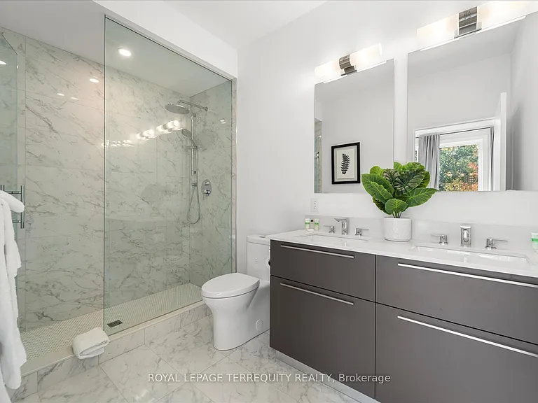 37 Rockmount Cres — Photo 20