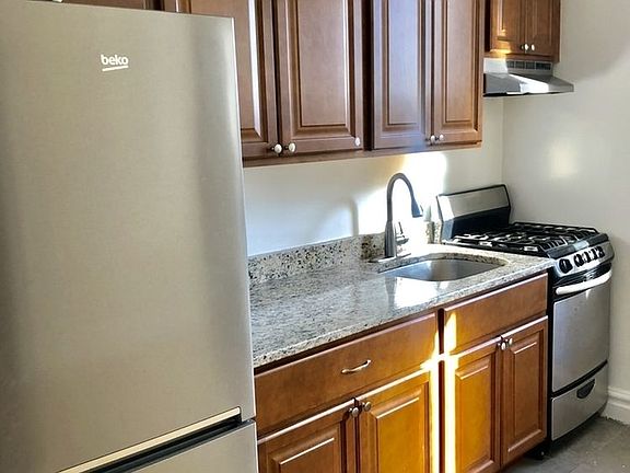 4th image of 3242 33rd St APT F3