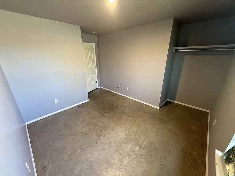 302 N Madison St #B — Photo 4