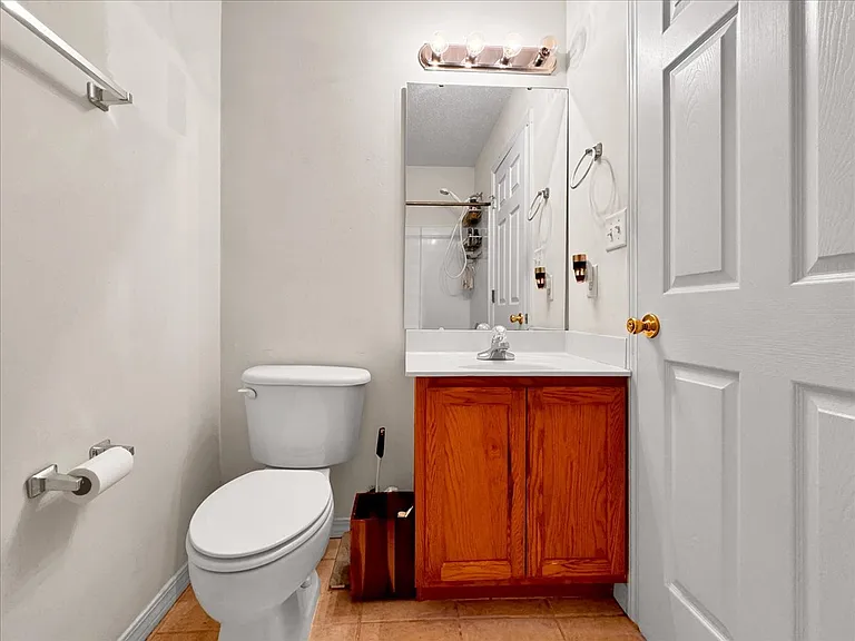 994 Scenic Oak Ln — Photo 25