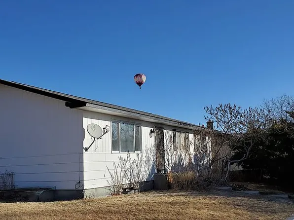 208 Kinnikinnick Dr, Riverton, WY 82501