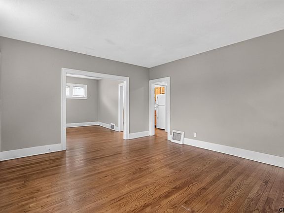 4th image of 2724 Whitmore St