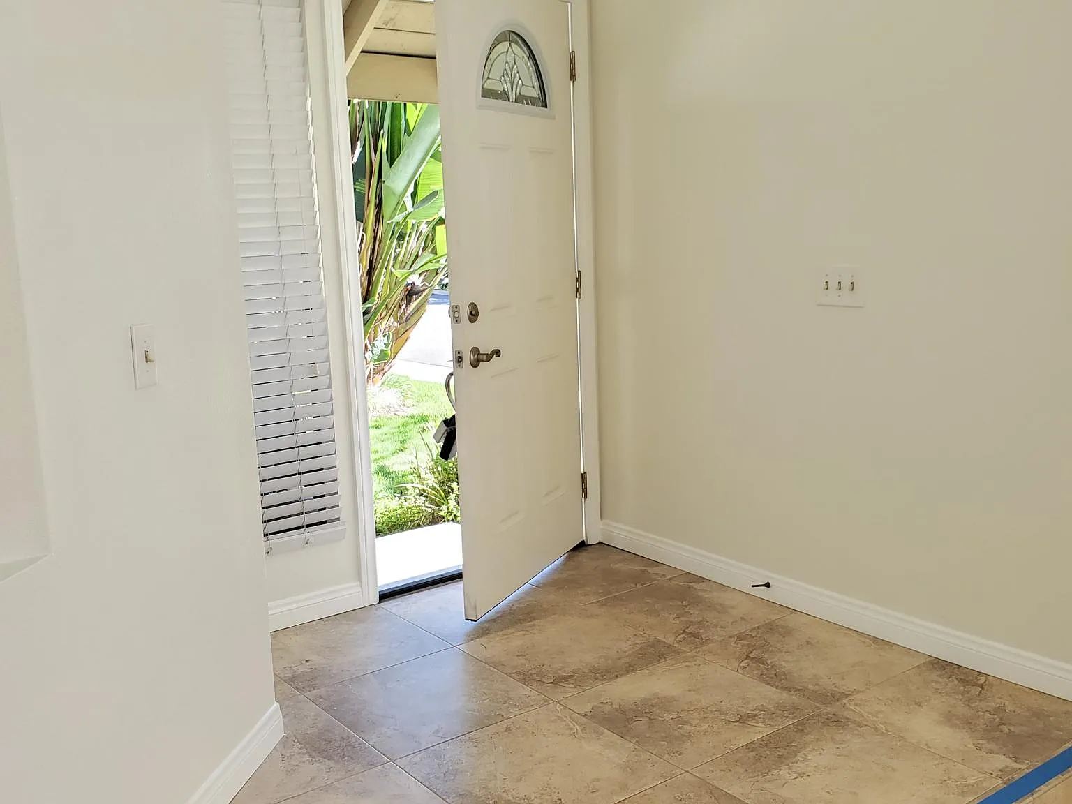 3 bed, 1824 sqft, $4,950 — Photo 4