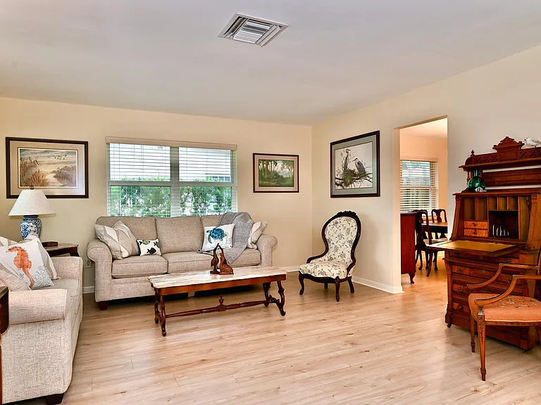 129 Alhambra Pl — Photo 6