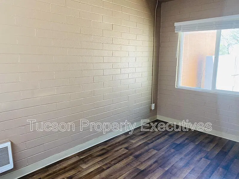 1 bed, 1.0 bath, 450 sqft, $650 — Photo 3