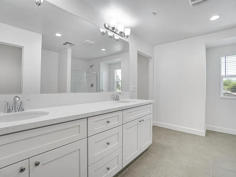 15395 Lotus Cir — Photo 27