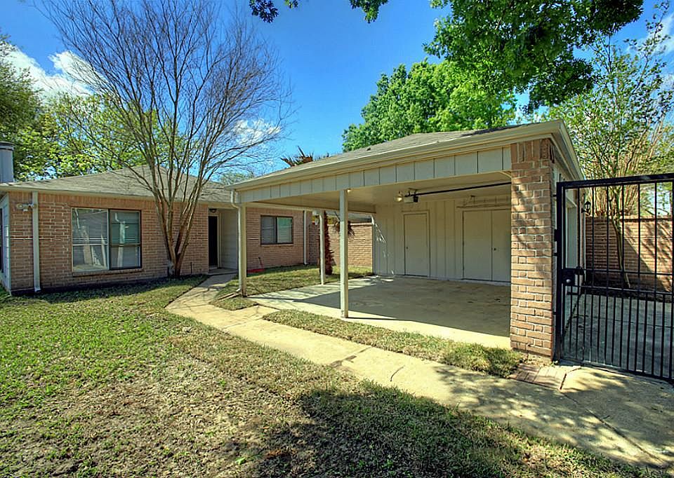 1st image of 15823 Camino Del Sol Dr