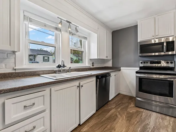 6 Hillside Avenue, Biddeford, ME 04005