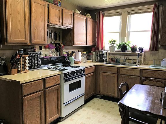 5th image of 207 E Filer St
