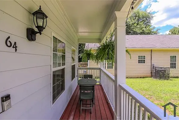 4 bed, $1,960 — Photo 2